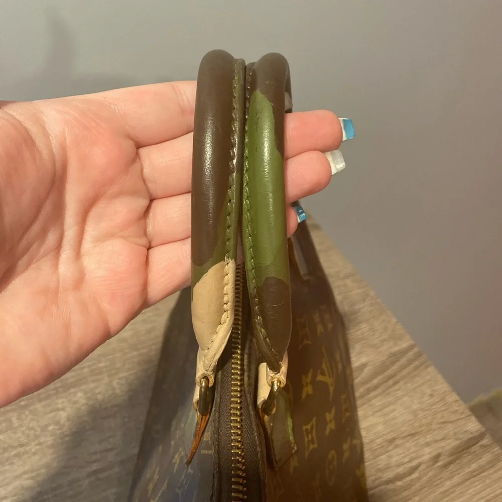 Authentic Louis Vuitton Alma - Picture 9 of 13